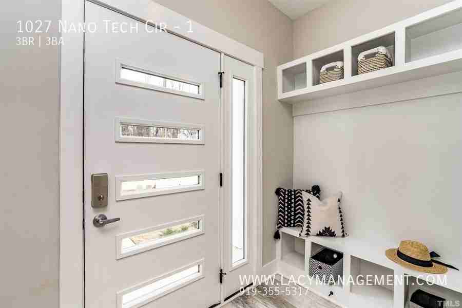1027 Nano Tech Cir - Photo 3 of 30