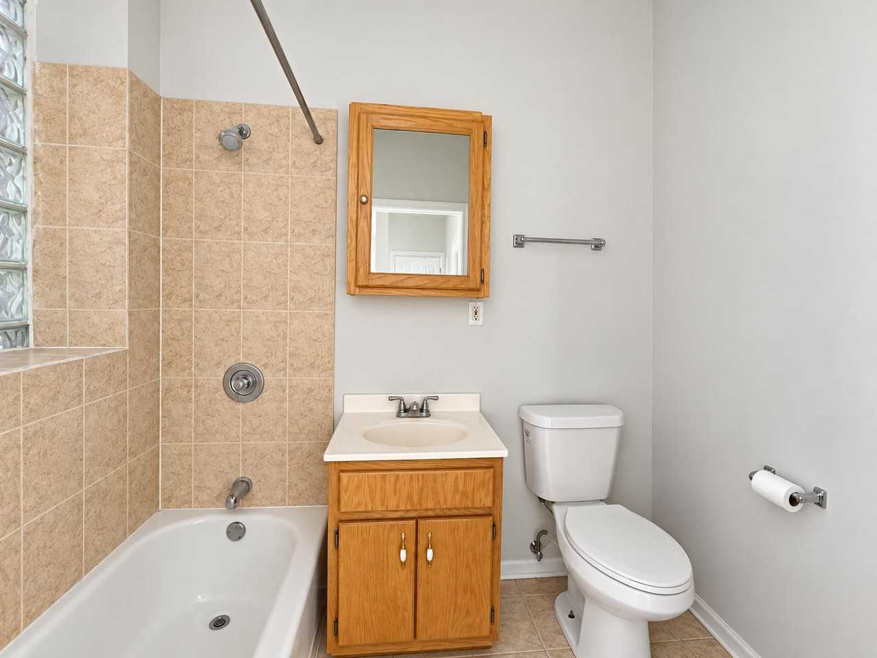 5459 S Everett Ave #1B - Photo 7 of 16