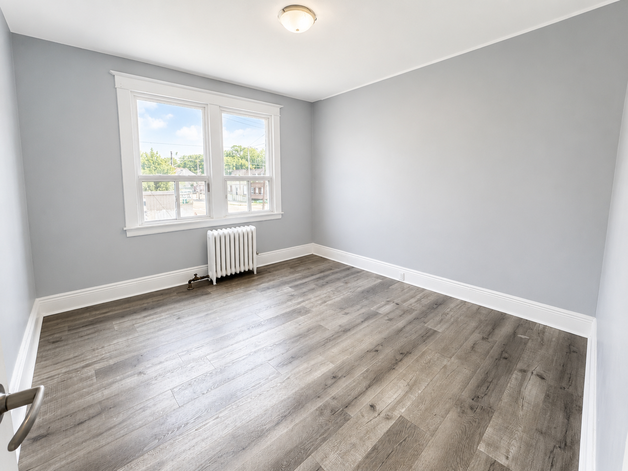 831 Main St E #4 - Photo 4 of 9