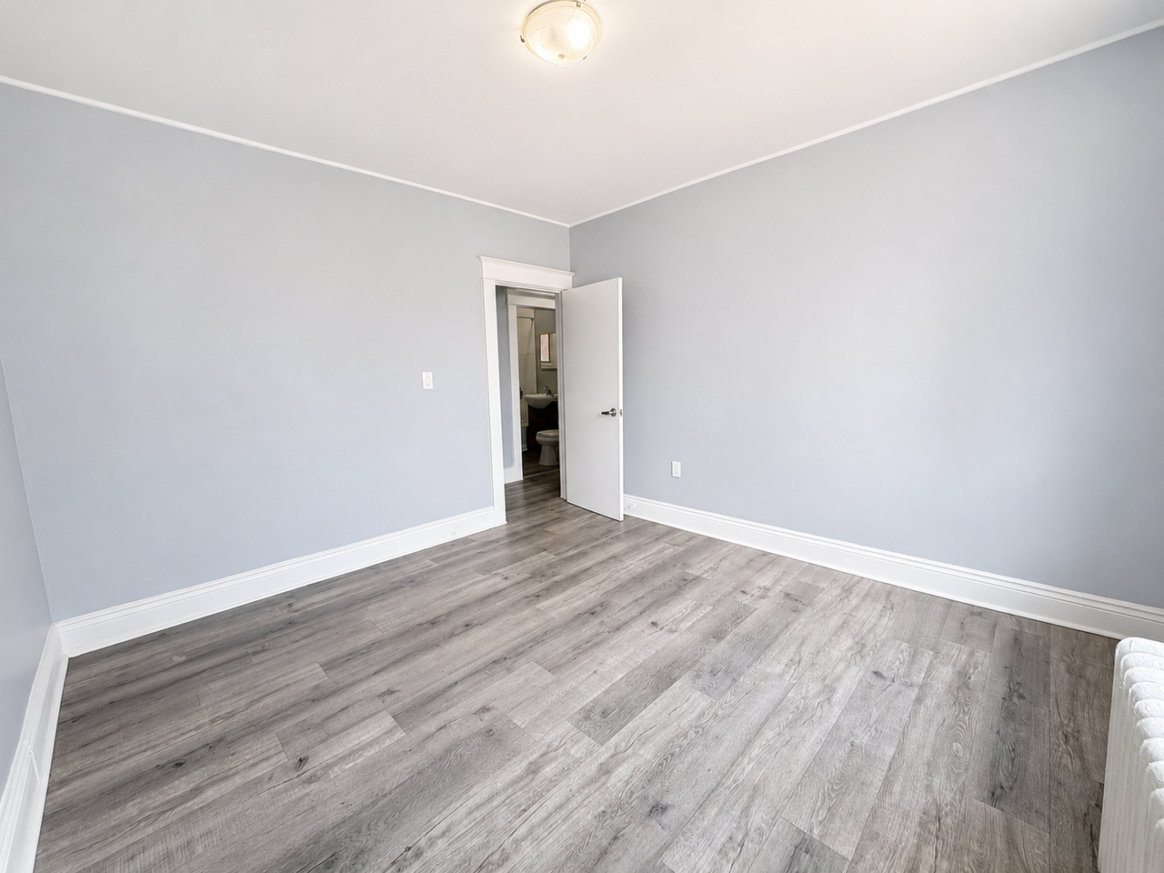 831 Main St E #4 - Photo 5 of 9