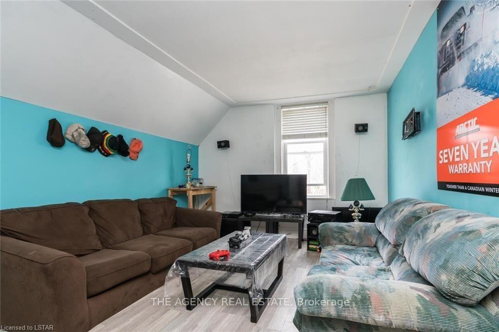 1050 Frances St - Photo 6 of 14