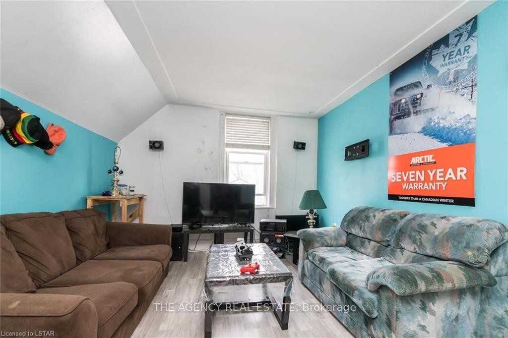 1050 Frances St - Photo 7 of 14