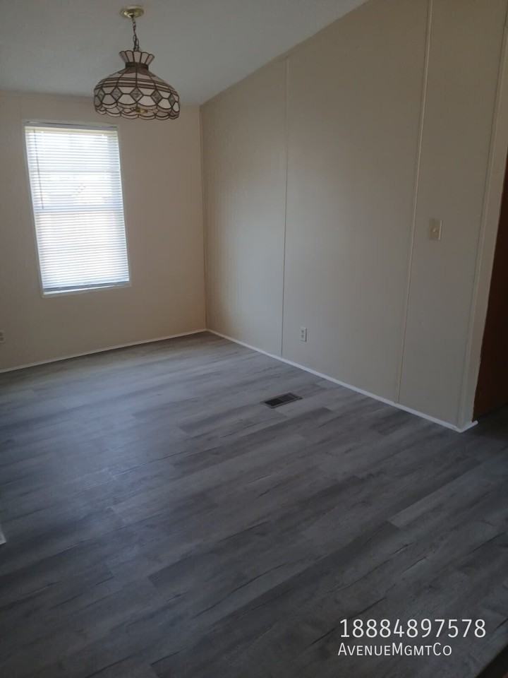 302 Old Tavern Ln #302 - Photo 2 of 10