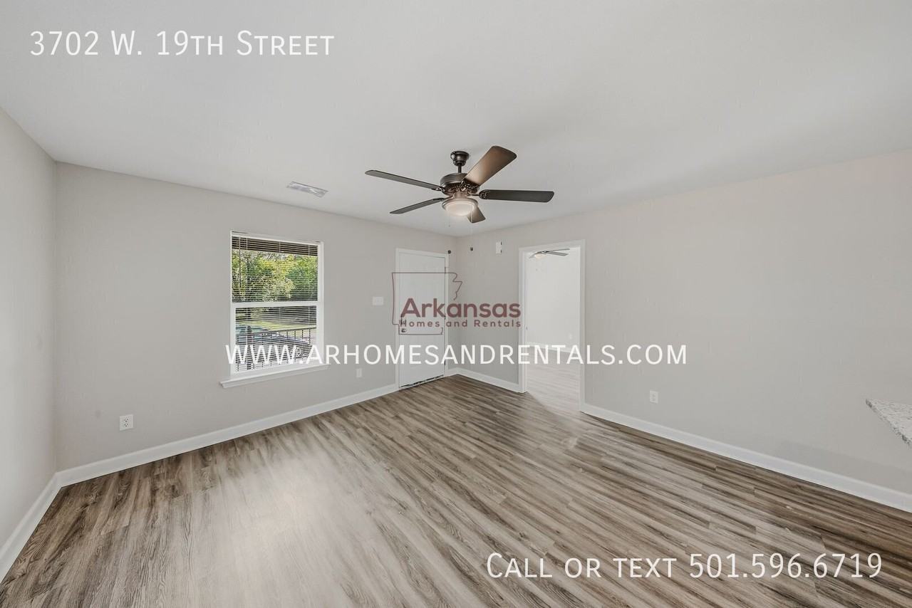 3702 W 19th St - Photo 2 of 14