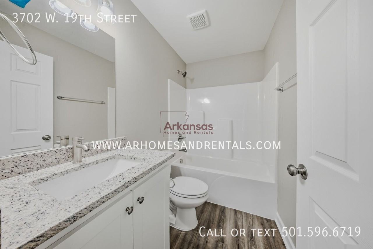 3702 W 19th St - Photo 6 of 14