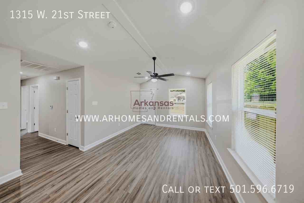 1315 W 21st St - Photo 2 of 16