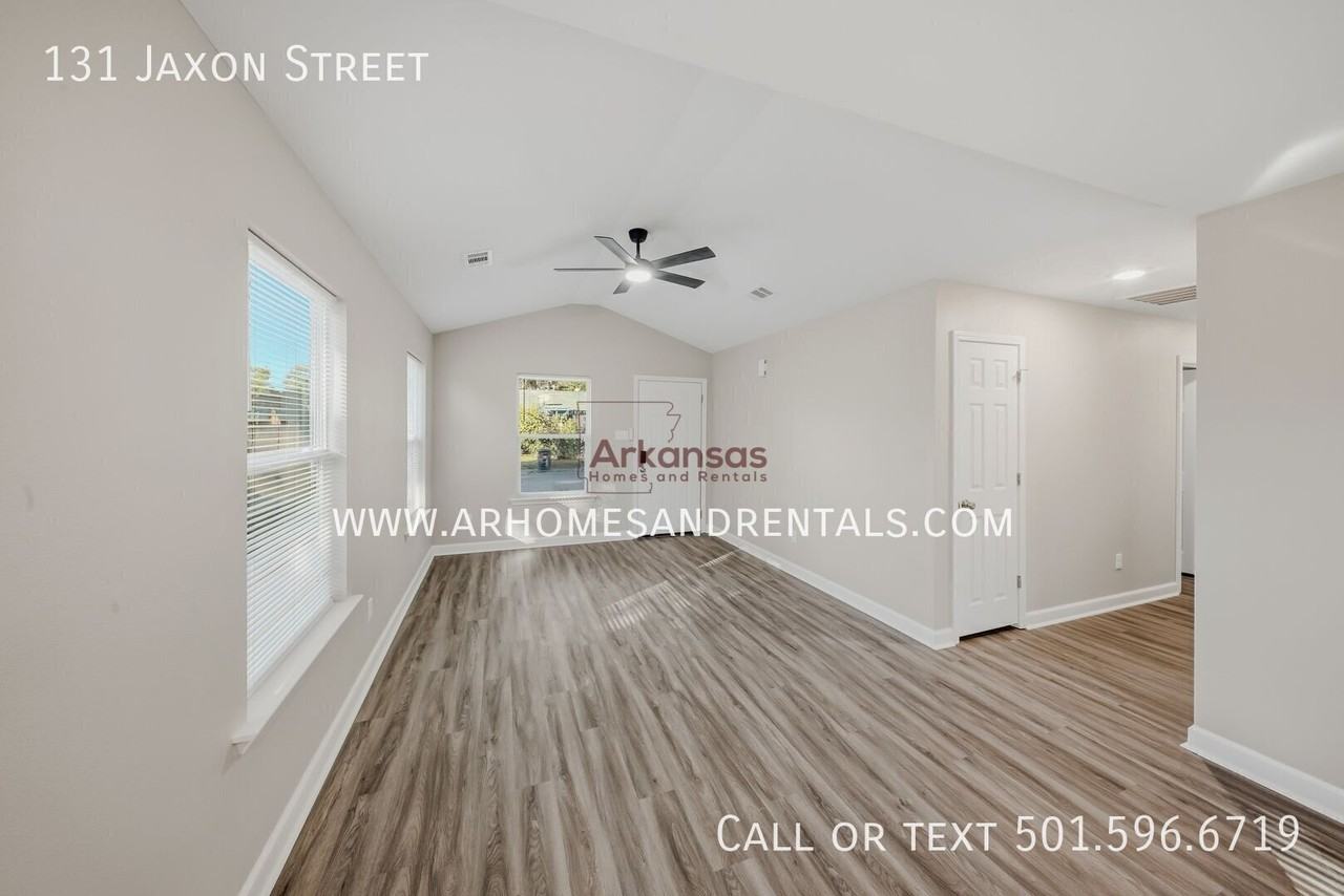 131 Jaxon St - Photo 2 of 15