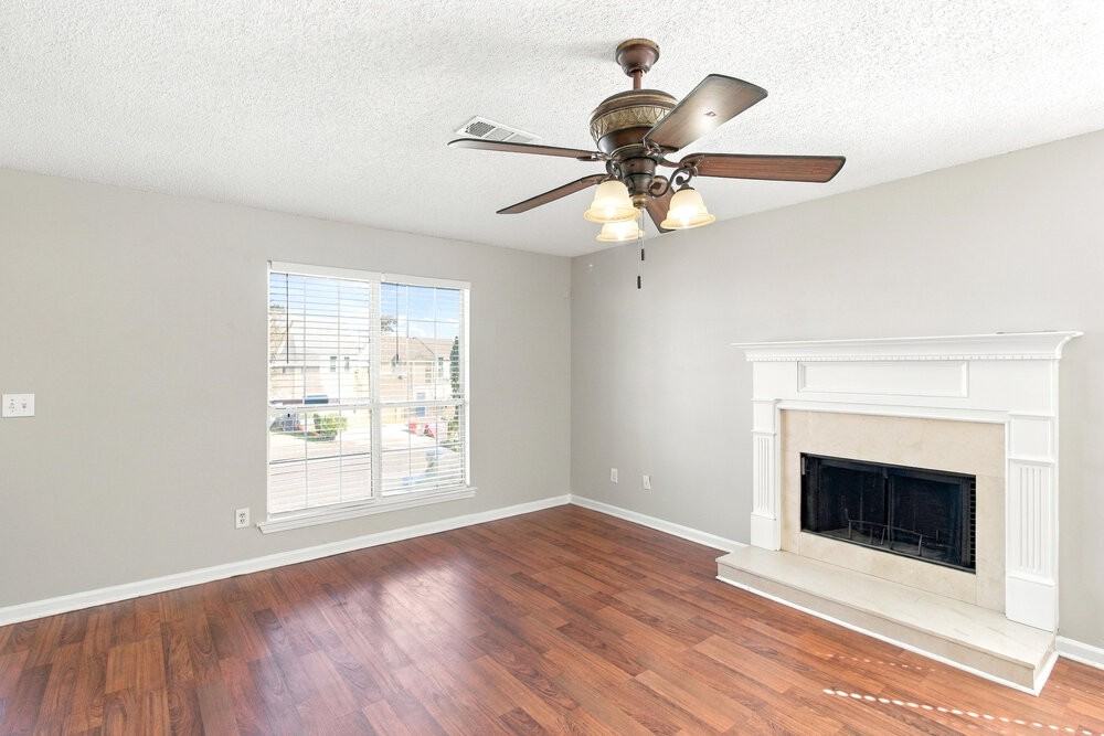 412 Gresham Dr - Photo 5 of 17