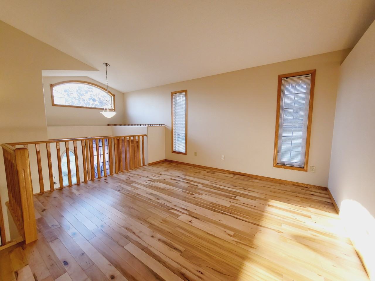 568 Glenwright Cres Nw - Photo 7 of 20