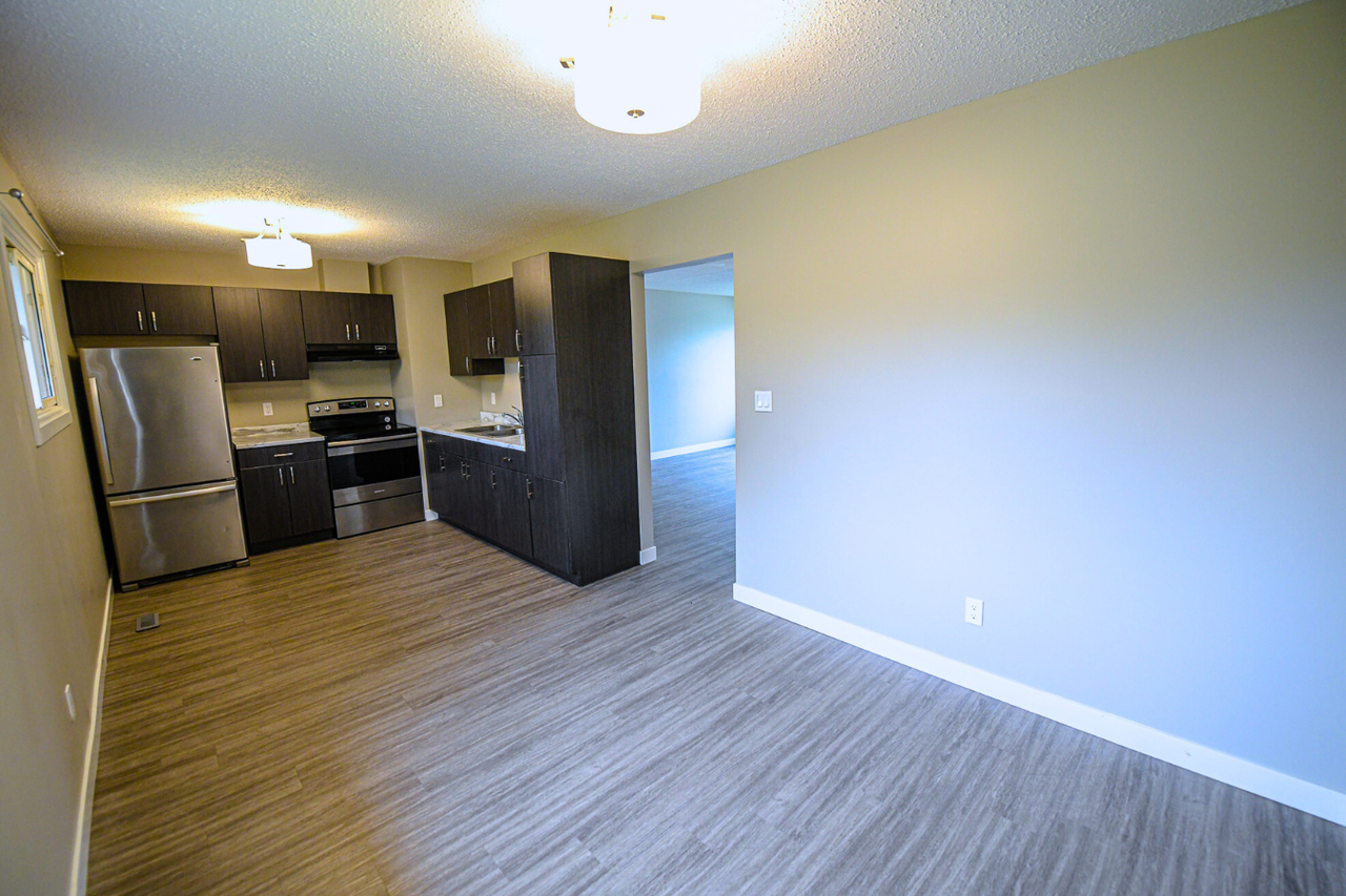 9310 108 Ave - Photo 2 of 10