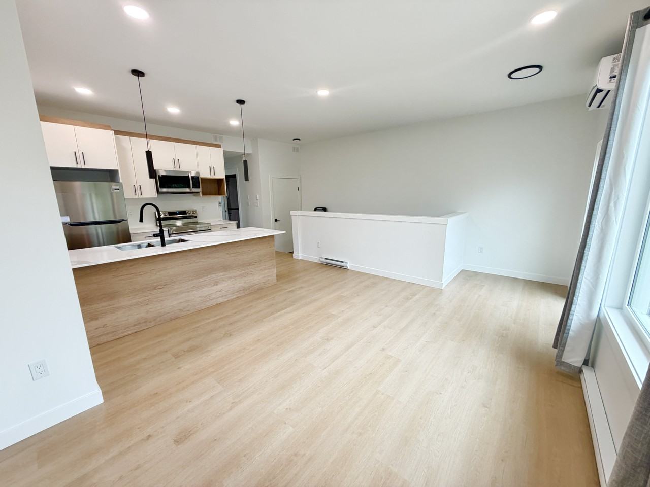 255 Ferry Rd - Photo 4 of 15