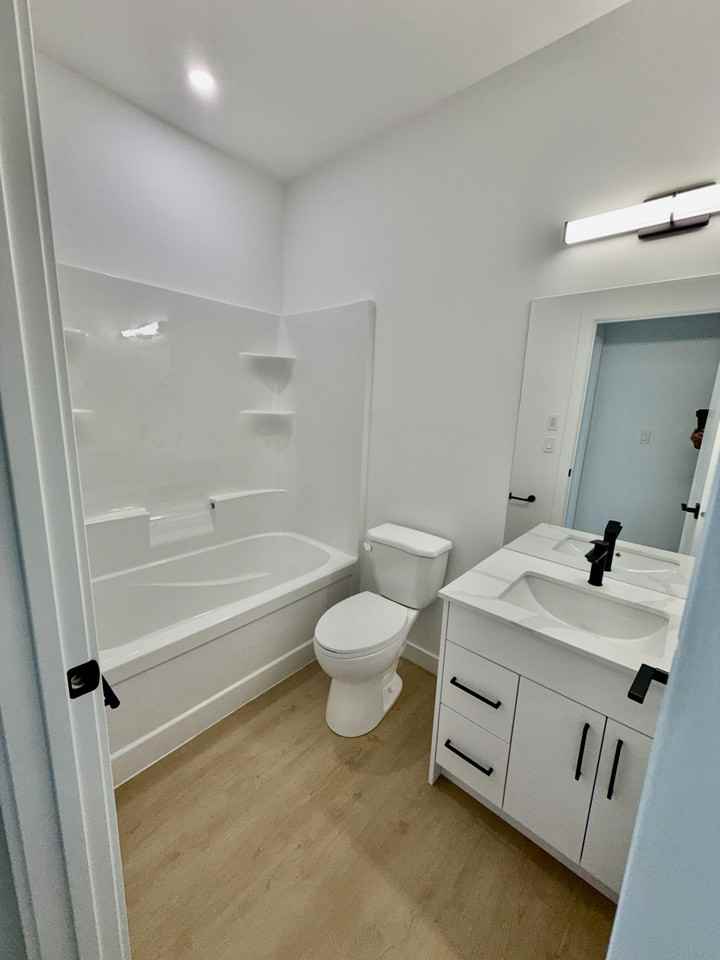 255 Ferry Rd - Photo 7 of 15