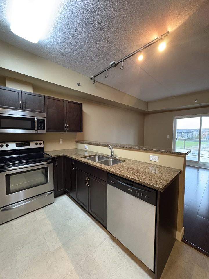 100 Creek Bend Rd - Photo 3 of 14