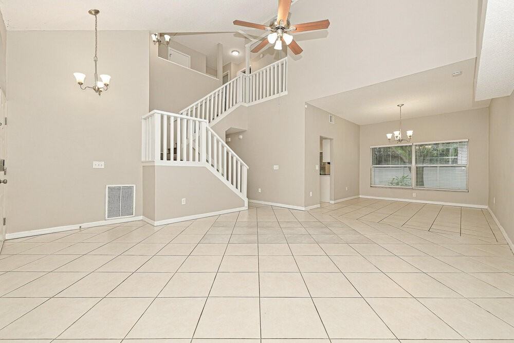 13423 Beechberry Dr - Photo 4 of 17