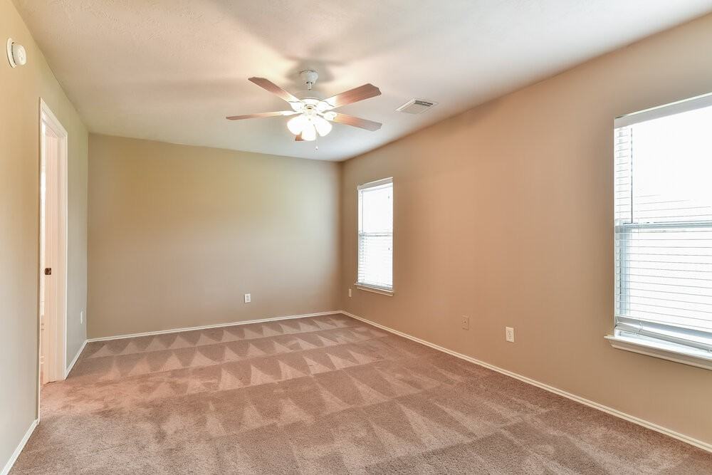 7911 Northfork Hollow Ln - Photo 7 of 15