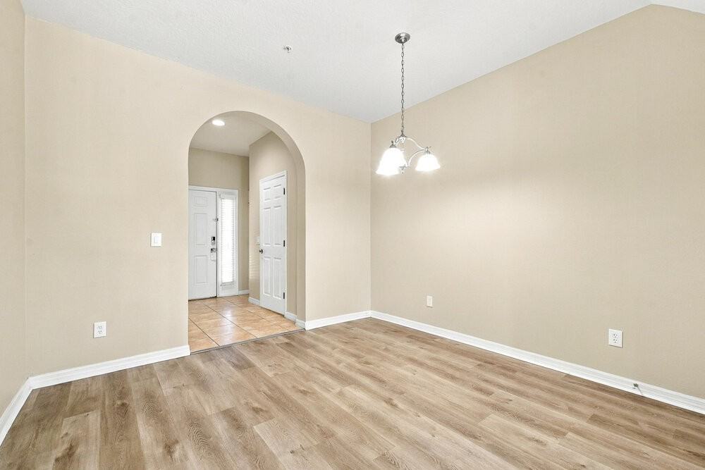 567 Pinebranch Cir - Photo 6 of 17