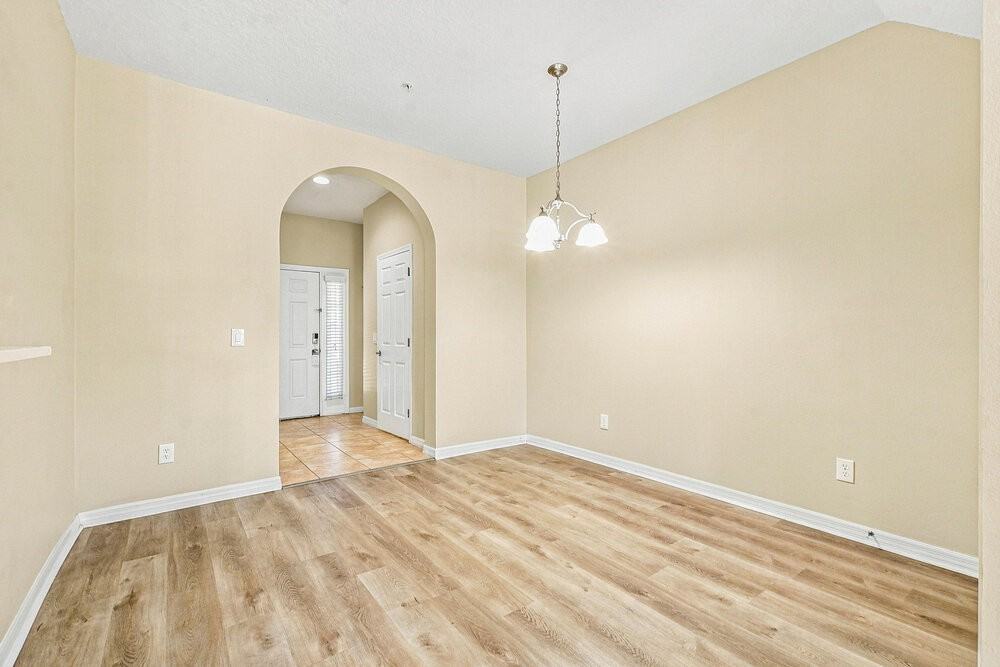 567 Pinebranch Cir - Photo 7 of 17