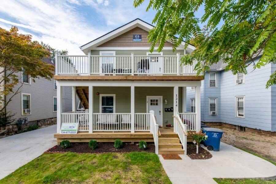 1214 Washtenaw Ct #1214-2 - Photo 4 of 6