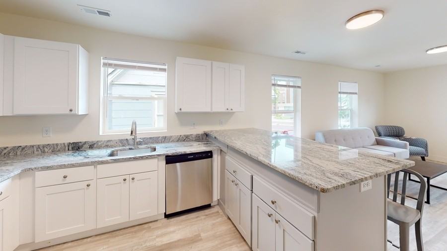 1214 Washtenaw Ct #1214-3 - Photo 4 of 6