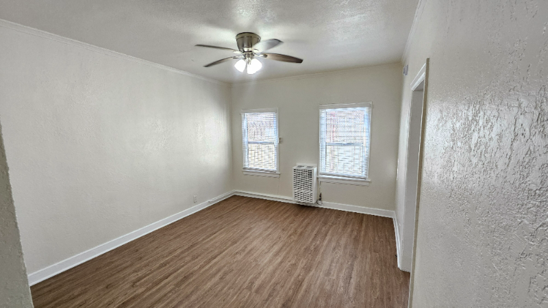 1185 E Vernon Ave #17 - Photo 2 of 13