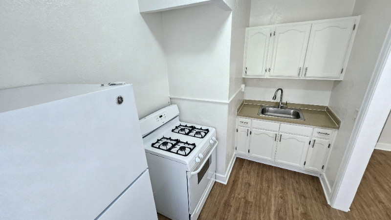 1185 E Vernon Ave #17 - Photo 7 of 13