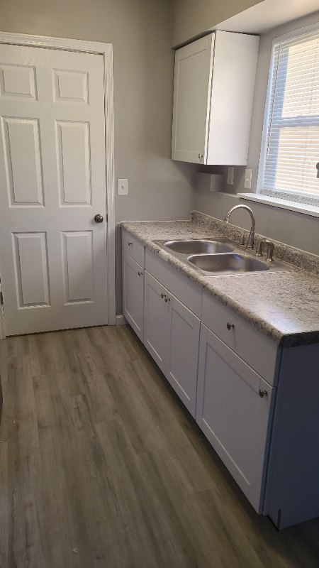 744 Demaret Dr #2 - Photo 3 of 31