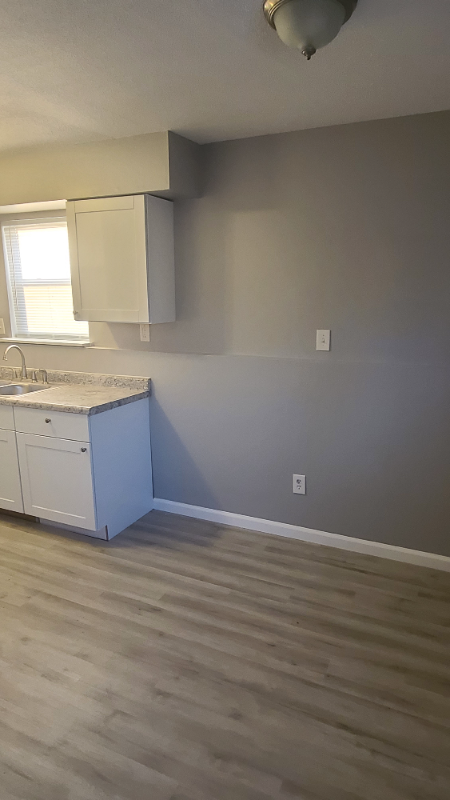 744 Demaret Dr #2 - Photo 5 of 31
