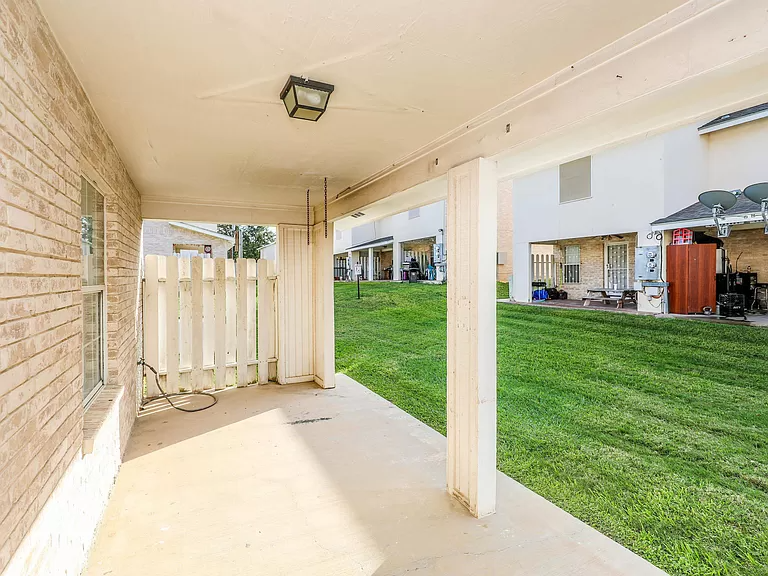 8911 Mcpherson Rd #8C - Photo 6 of 40