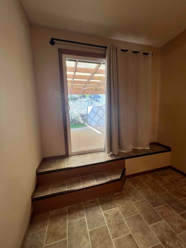 922 Connecticut Ave - Photo 7 of 17