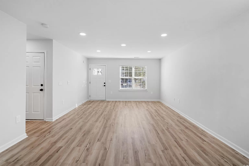 7031 Birnamwood Ct - Photo 4 of 20
