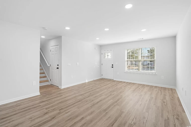 7031 Birnamwood Ct - Photo 5 of 20