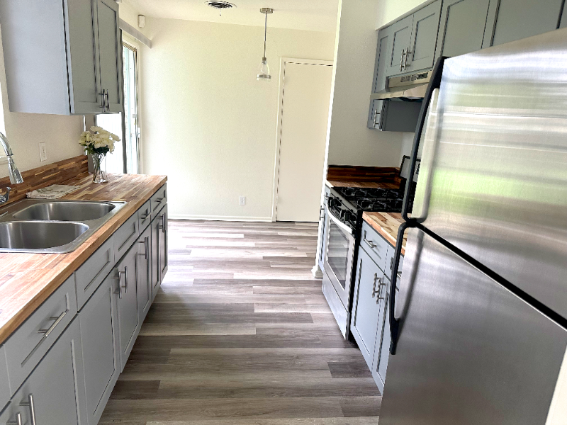 451 Kate Schenck Ave - Photo 5 of 13