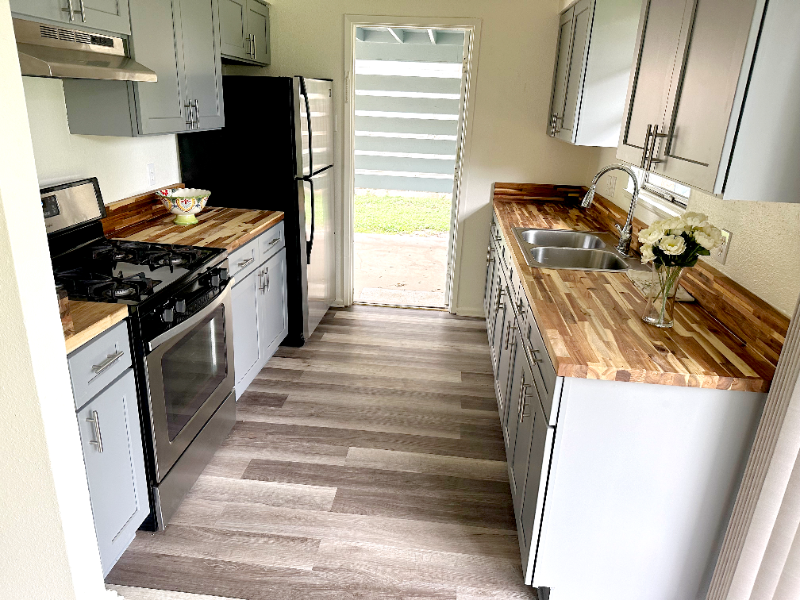 451 Kate Schenck Ave - Photo 6 of 13