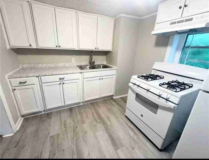 623 Westwood St - Photo 3 of 16