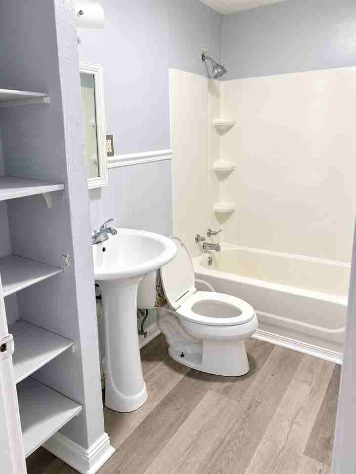 313 9th Ave W - Photo 5 of 7