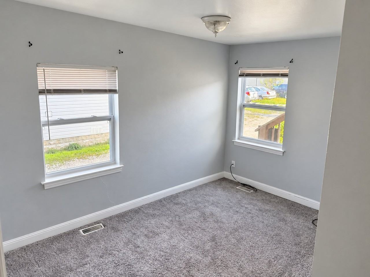 313 9th Ave W - Photo 7 of 7