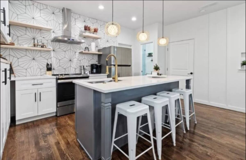 761 Welch St Sw - Photo 3 of 19