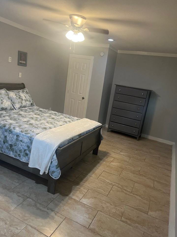 2521 Texas Ave #B - Photo 4 of 7