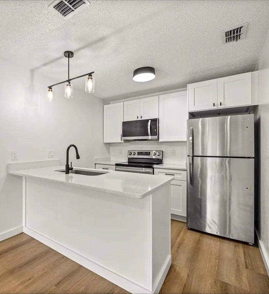 5305 Seth Ln #4 - Photo 2 of 10