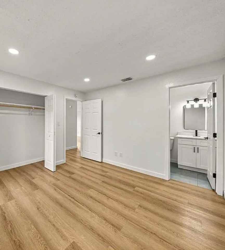 5305 Seth Ln #4 - Photo 4 of 10