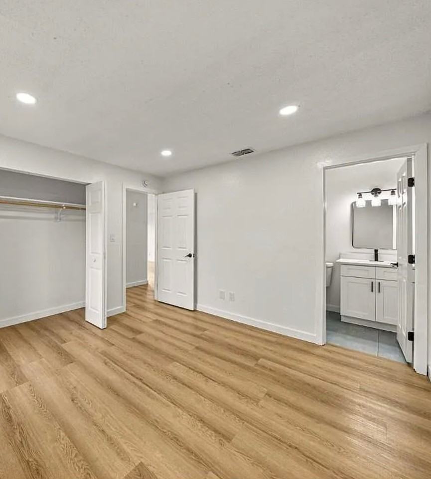 5305 Seth Ln #4 - Photo 6 of 10