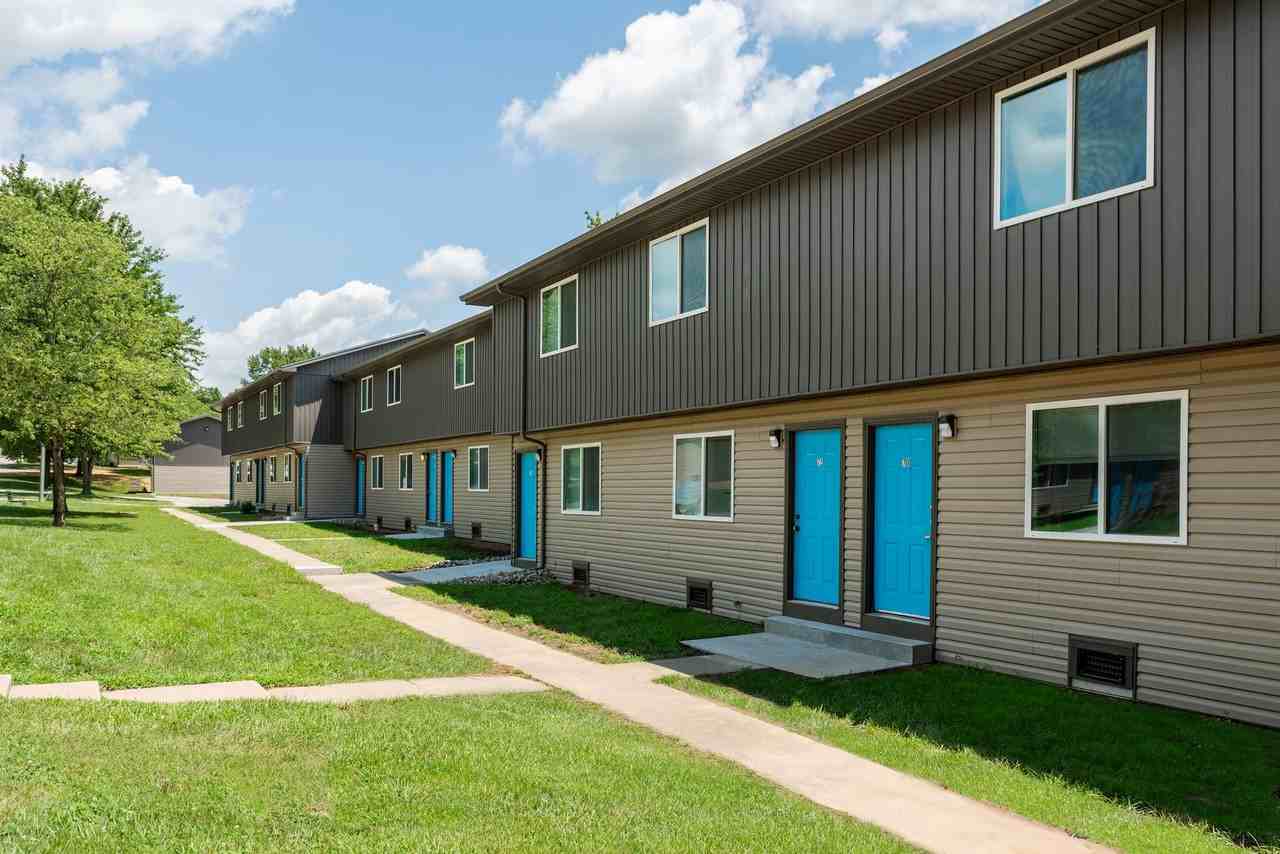 Metro Apartments At Collinsville - Photo 2 of 40