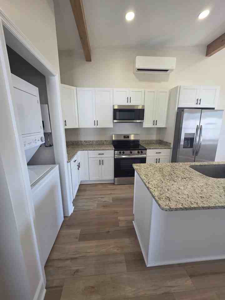 103 Ginny Ln - Photo 2 of 13