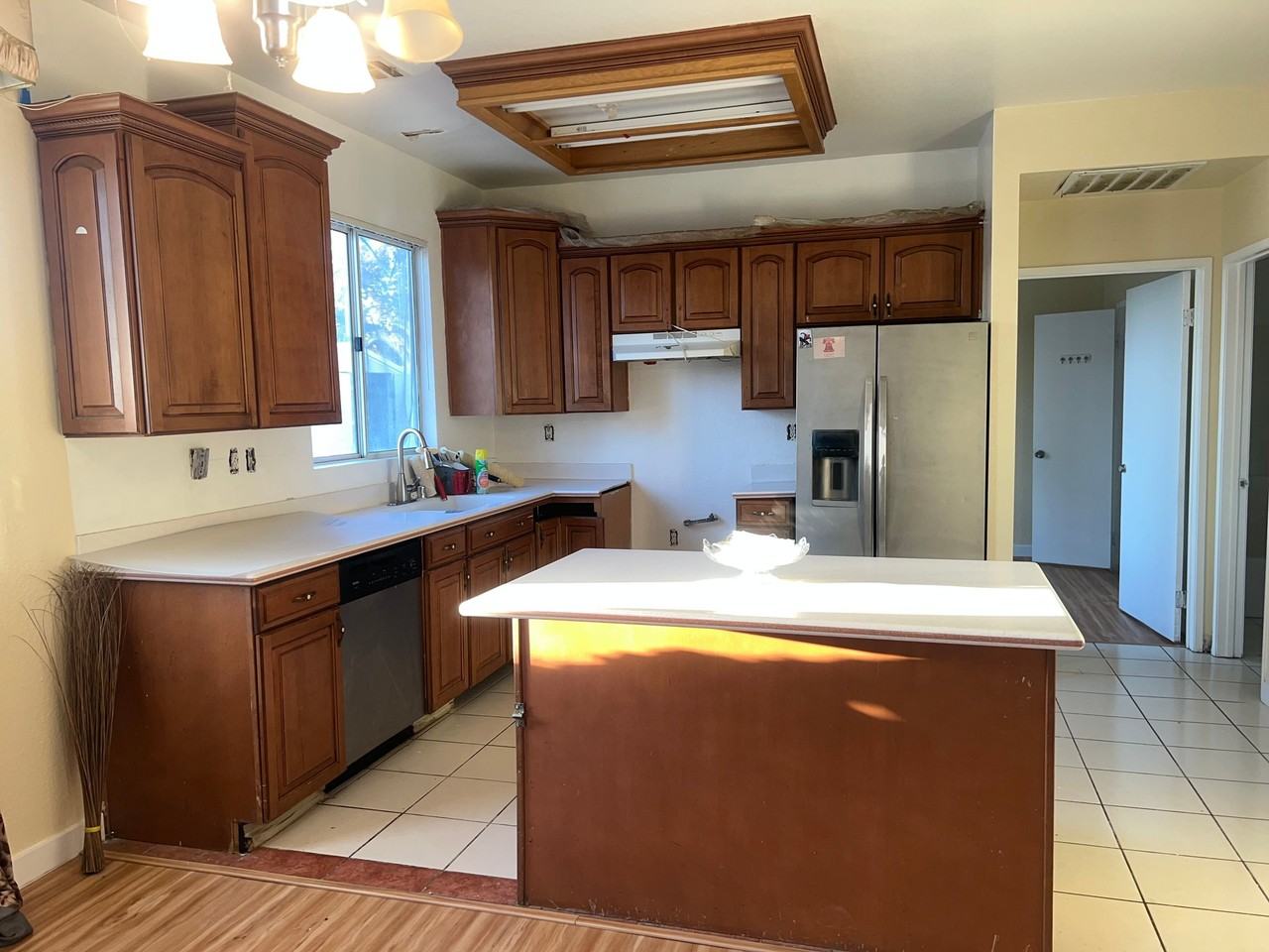 39505 Hawthorne St - Photo 4 of 11