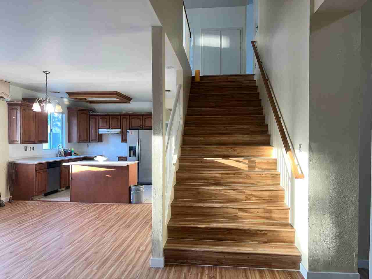 39505 Hawthorne St - Photo 5 of 11