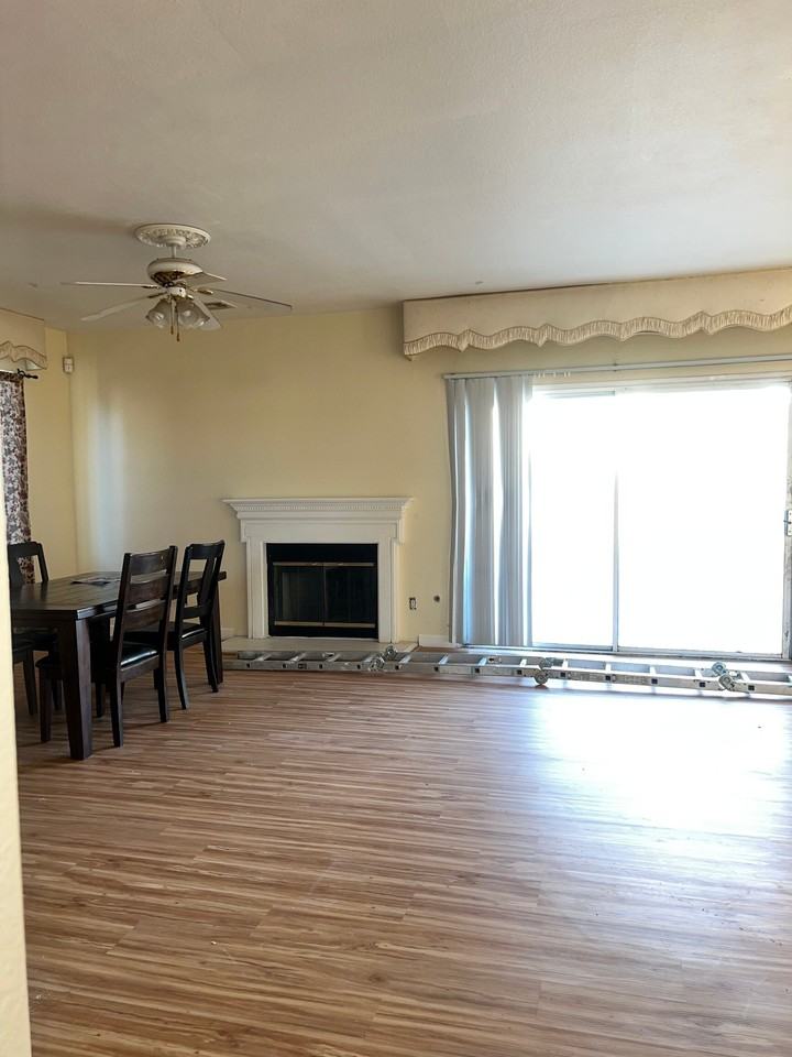 39505 Hawthorne St - Photo 6 of 11