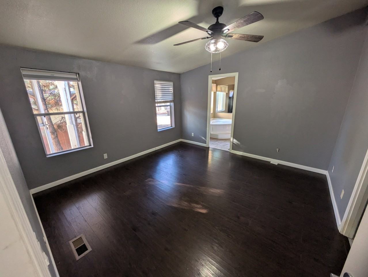 2382 W Rock Island Ave - Photo 4 of 20