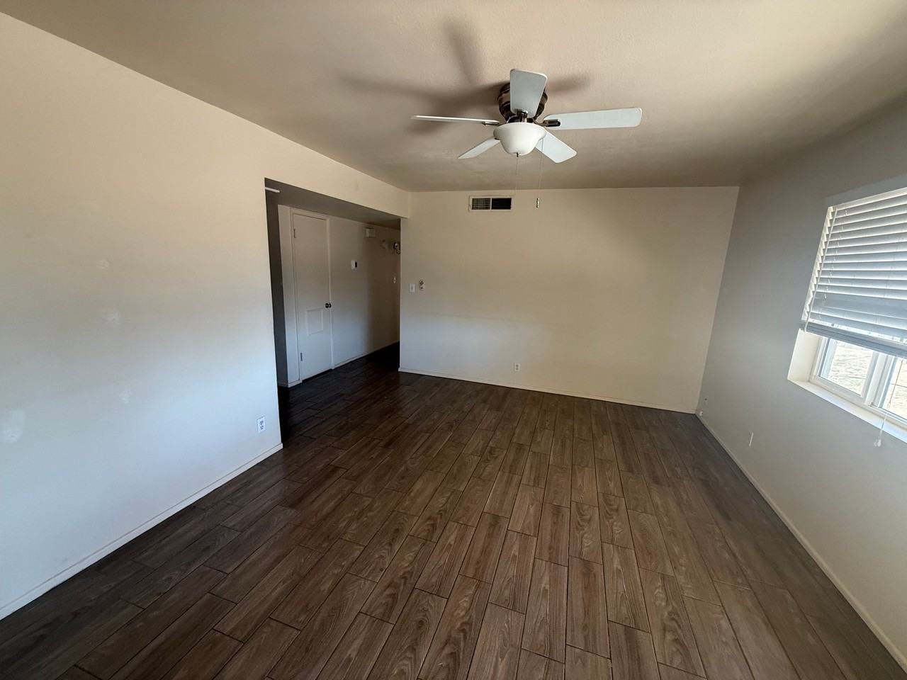 531 E Franklin Ave - Photo 5 of 17