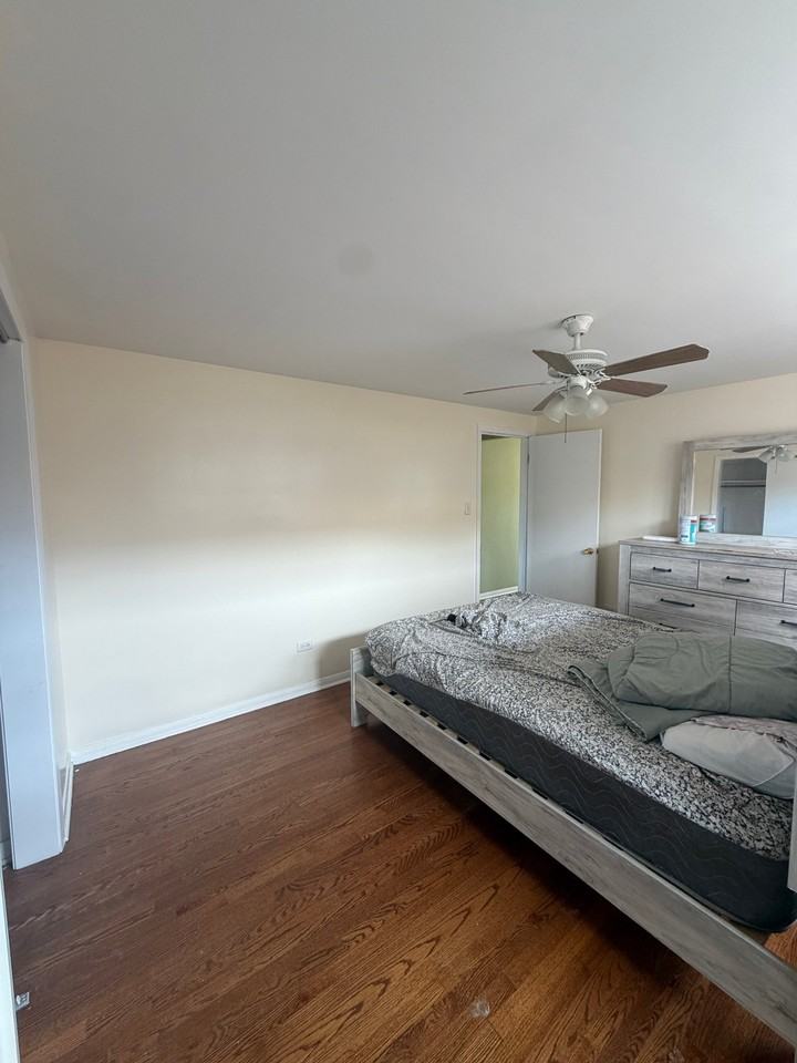 4542 W 87th St #2 - Photo 5 of 9