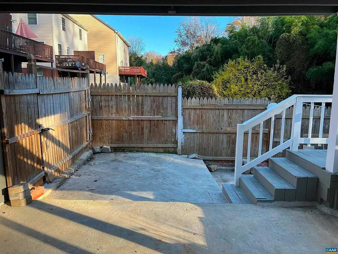 546 Cleveland Ave #C - Photo 3 of 12